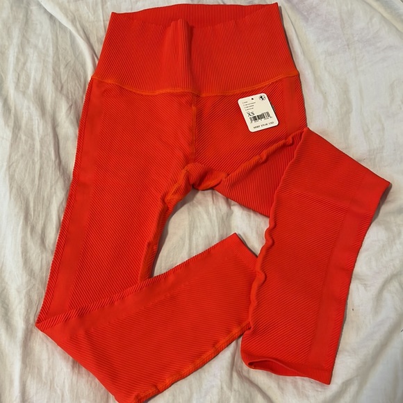 XS Free People Free Throw Leggings in Ripe Persimmon - Picture 4 of 7